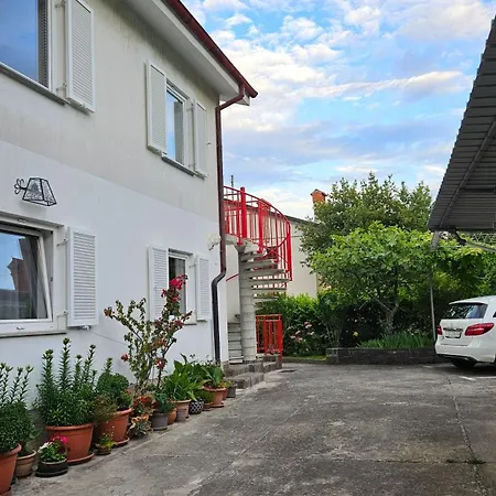 Ground-floor Laguna 62 Jagodje